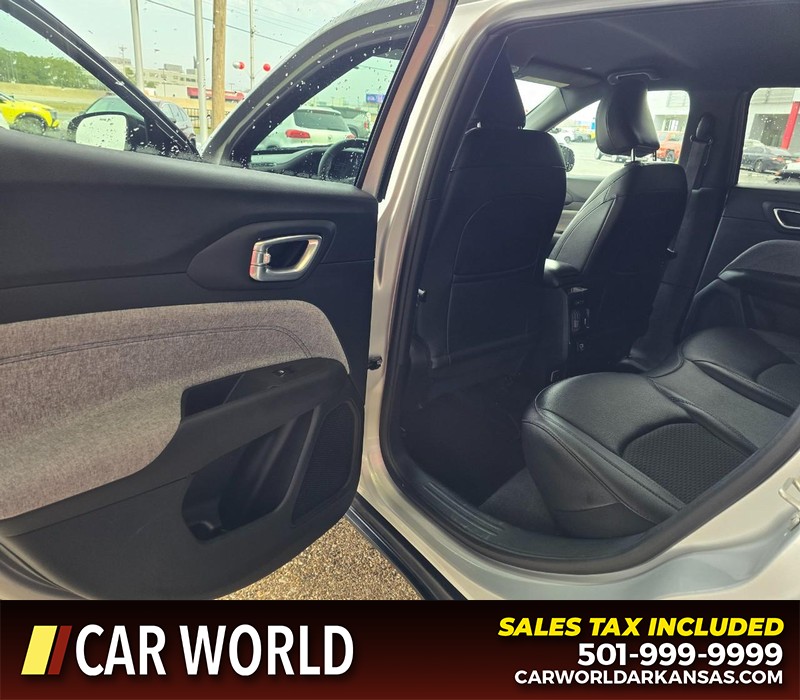 Jeep Compass Vehicle Full-screen Gallery Image 9