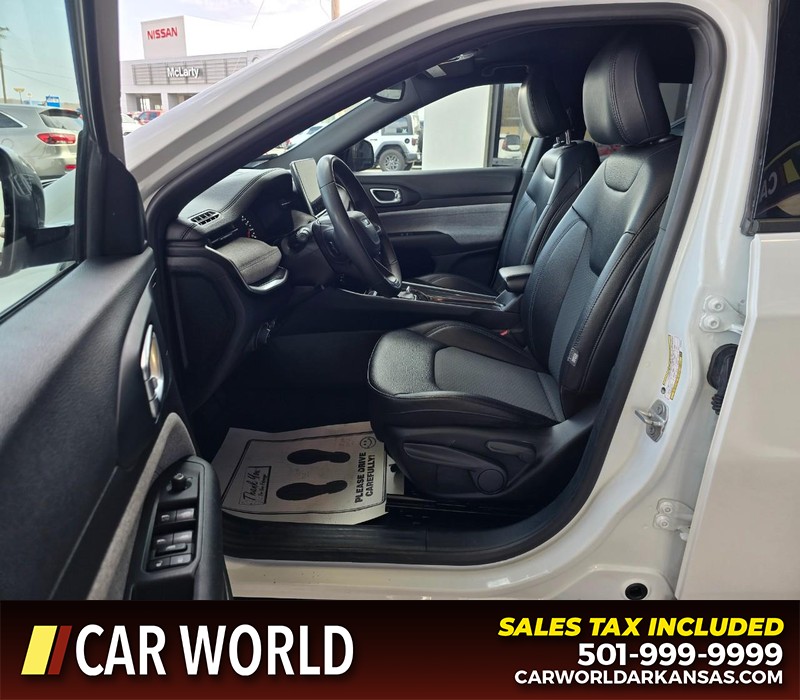 Jeep Compass Vehicle Full-screen Gallery Image 8