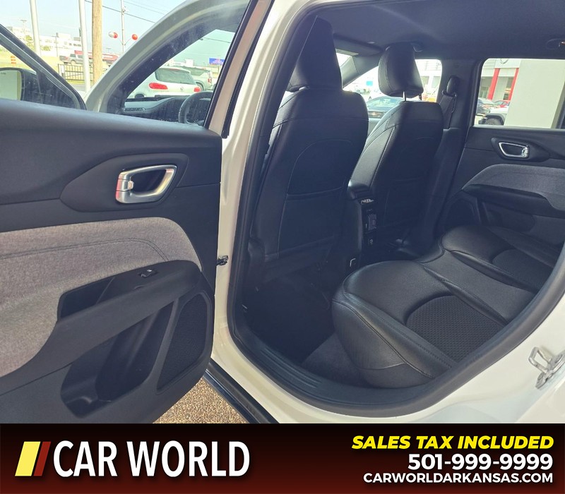 Jeep Compass Vehicle Full-screen Gallery Image 9