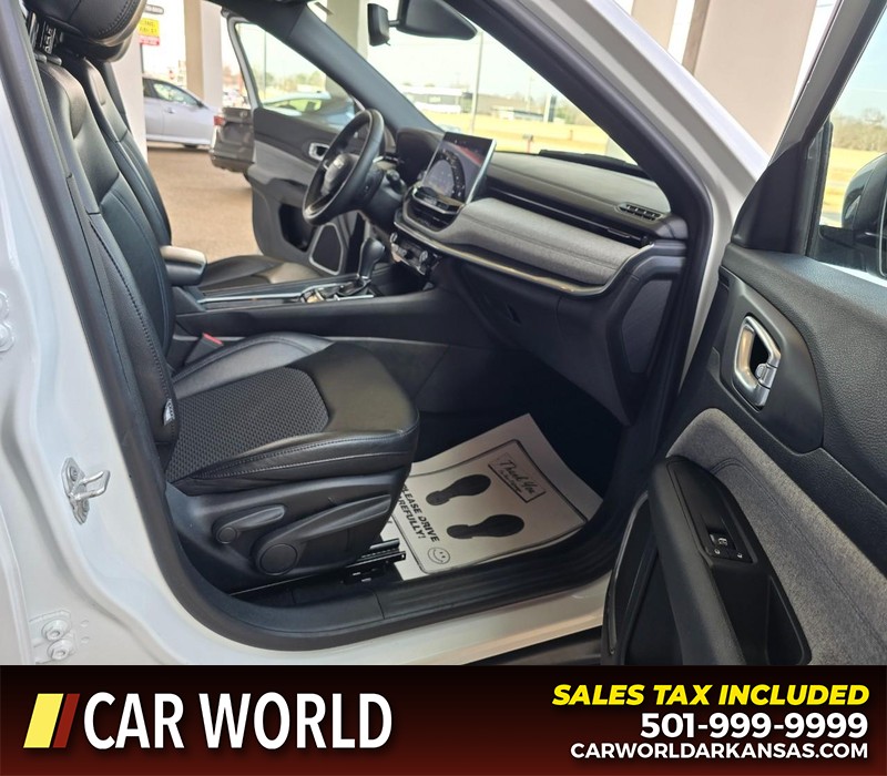 Jeep Compass Vehicle Full-screen Gallery Image 11