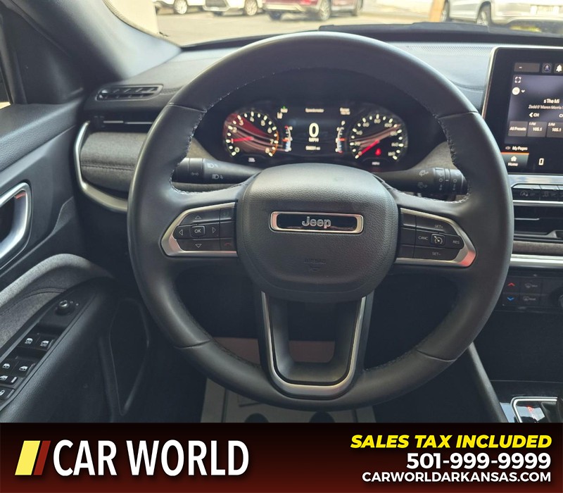 Jeep Compass Vehicle Full-screen Gallery Image 15