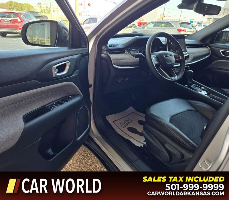 Jeep Compass Vehicle Full-screen Gallery Image 7