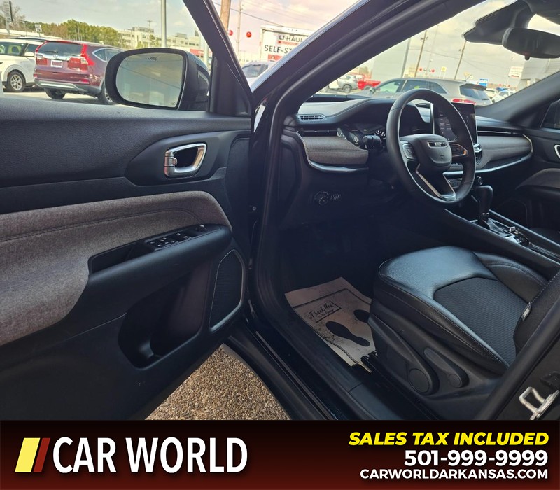 Jeep Compass Vehicle Full-screen Gallery Image 7