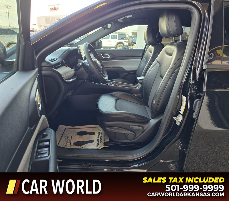 Jeep Compass Vehicle Full-screen Gallery Image 8