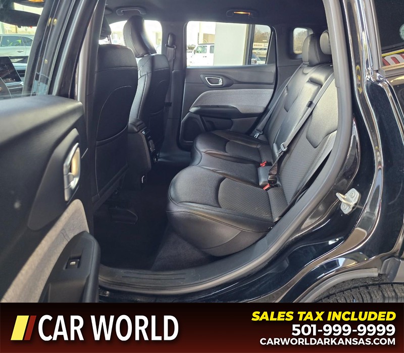 Jeep Compass Vehicle Full-screen Gallery Image 10