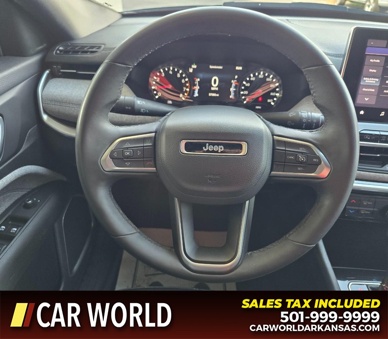 Jeep Compass Vehicle Full-screen Gallery Image 15