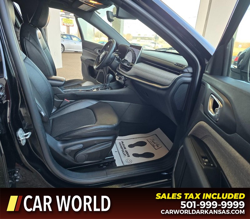 Jeep Compass Vehicle Full-screen Gallery Image 11