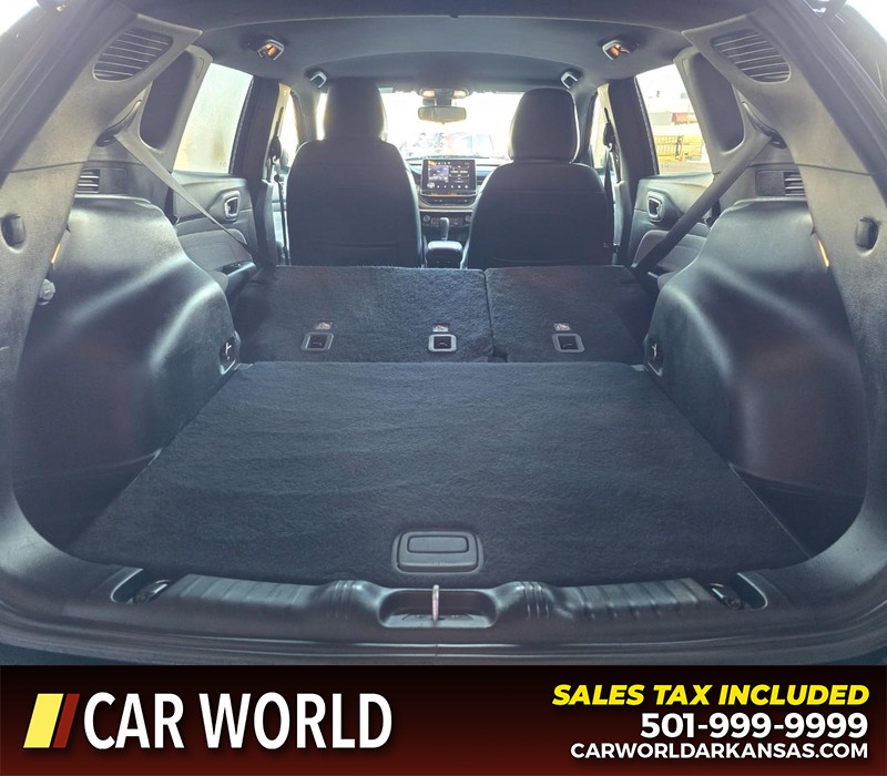 Jeep Compass Vehicle Full-screen Gallery Image 14