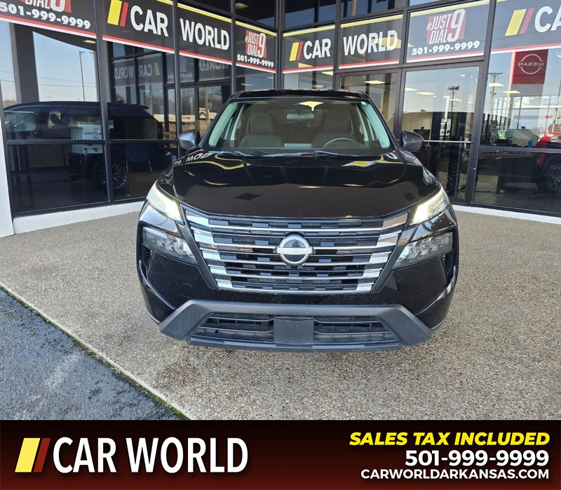 Nissan Rogue Vehicle Full-screen Gallery Image 2