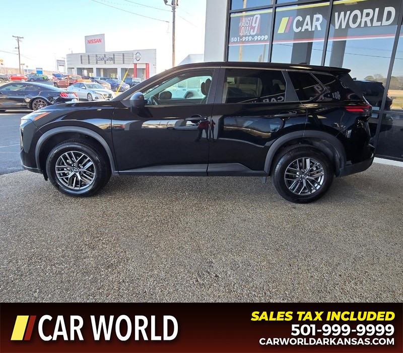 Nissan Rogue Vehicle Full-screen Gallery Image 4