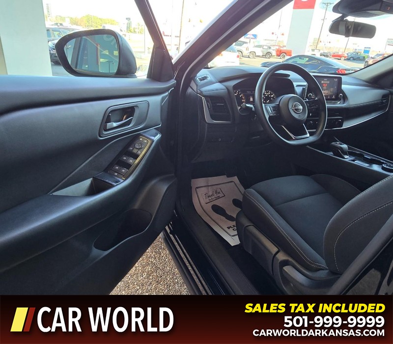 Nissan Rogue Vehicle Full-screen Gallery Image 7