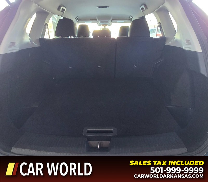 Nissan Rogue Vehicle Full-screen Gallery Image 13