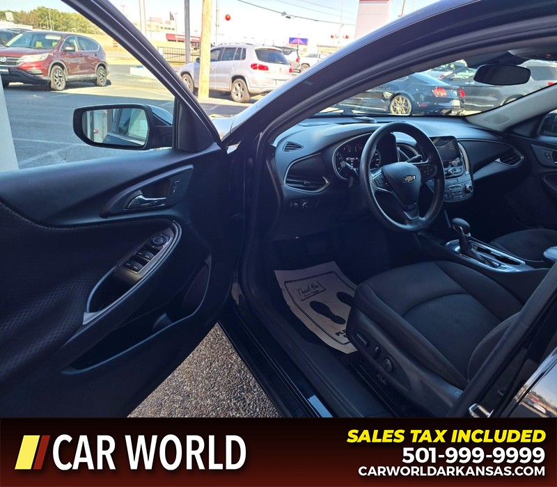 Chevrolet Malibu Vehicle Full-screen Gallery Image 7