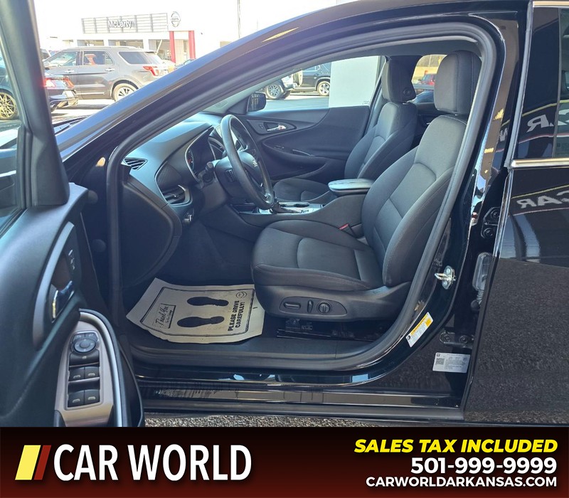 Chevrolet Malibu Vehicle Full-screen Gallery Image 8