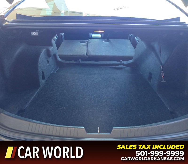 Chevrolet Malibu Vehicle Full-screen Gallery Image 14