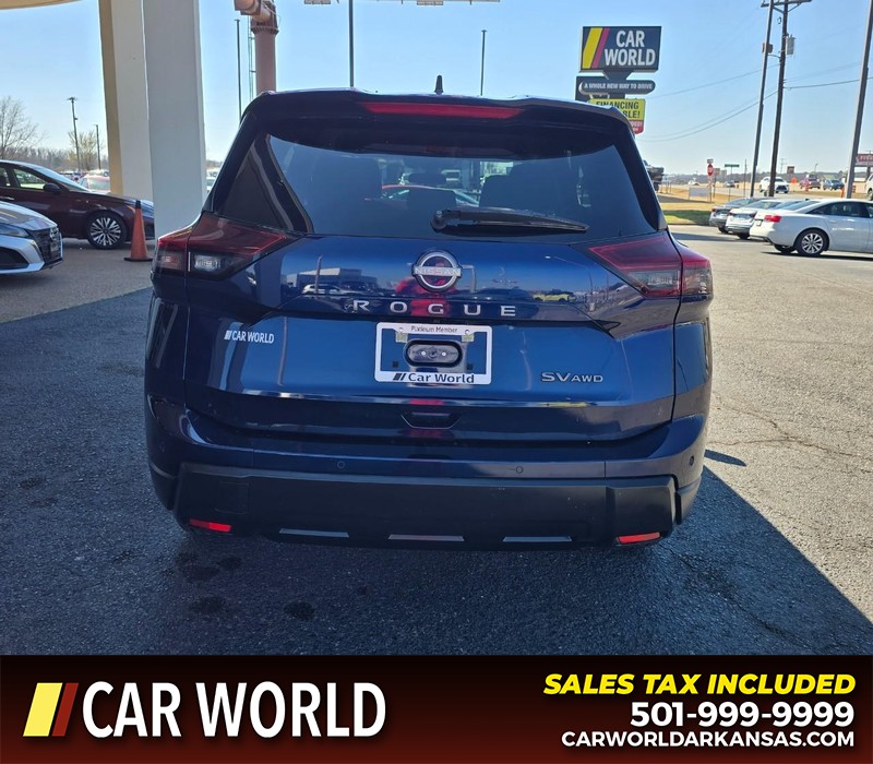 Nissan Rogue Vehicle Full-screen Gallery Image 5