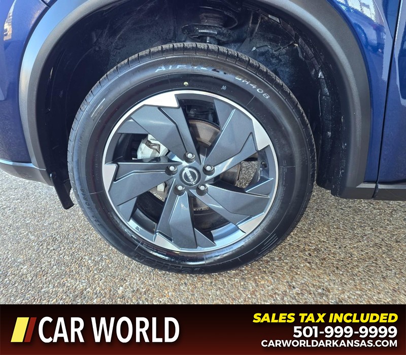 Nissan Rogue Vehicle Full-screen Gallery Image 6