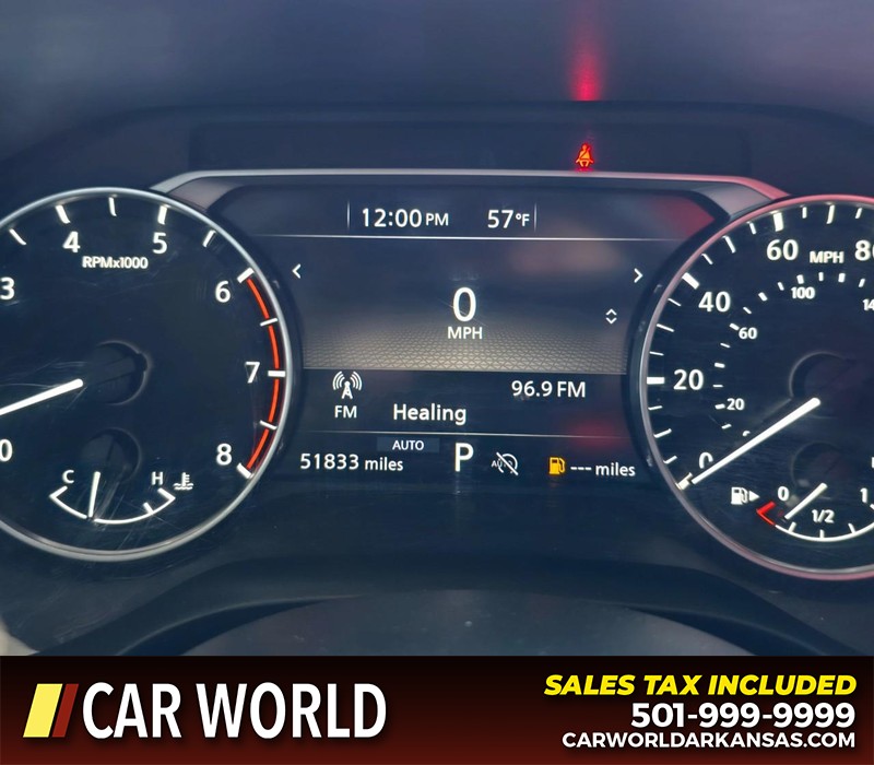 Nissan Rogue Vehicle Full-screen Gallery Image 16