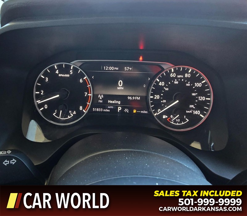 Nissan Rogue Vehicle Full-screen Gallery Image 17