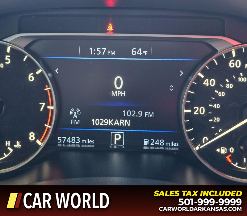 Nissan Altima Vehicle Full-screen Gallery Image 16