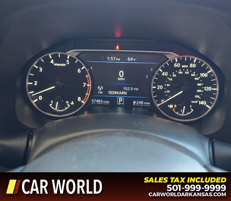 Nissan Altima Vehicle Full-screen Gallery Image 17