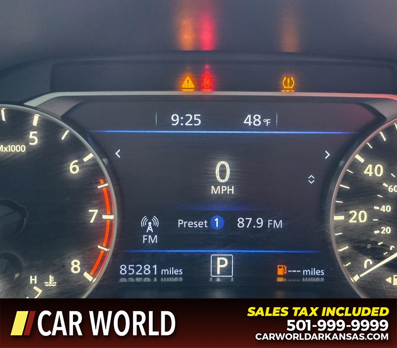 Nissan Altima Vehicle Full-screen Gallery Image 16