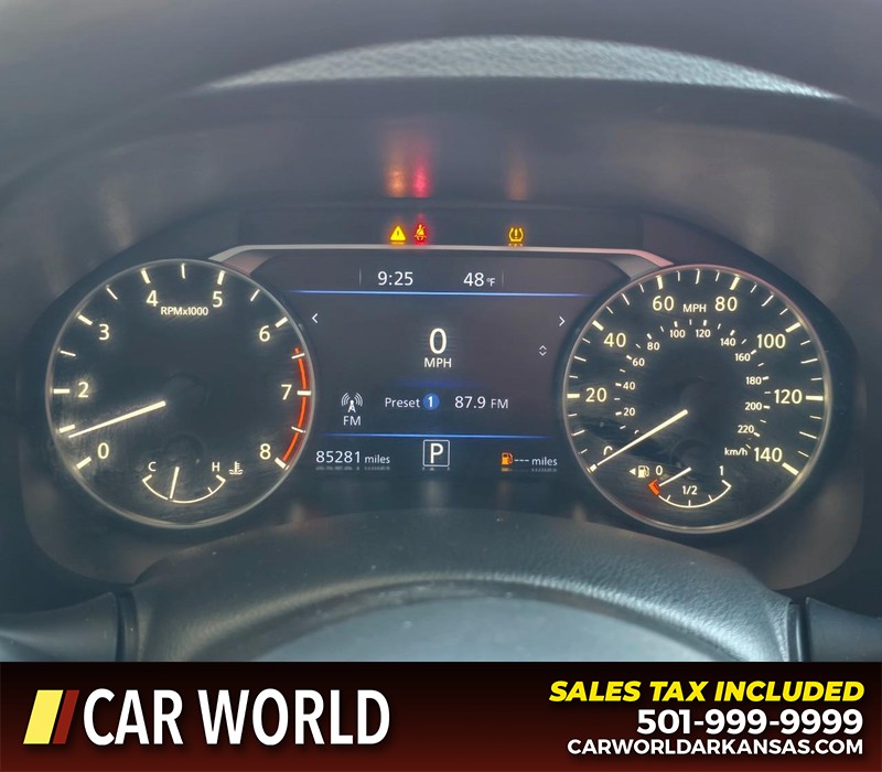 Nissan Altima Vehicle Full-screen Gallery Image 17