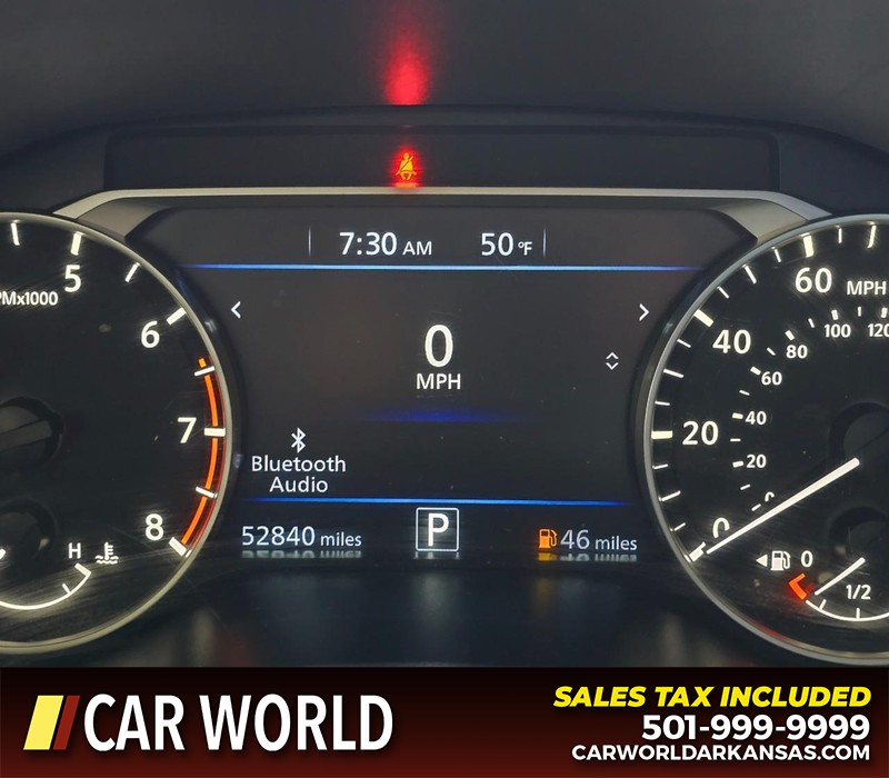 Nissan Altima Vehicle Full-screen Gallery Image 16