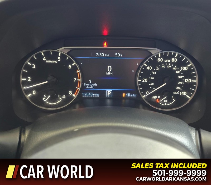 Nissan Altima Vehicle Full-screen Gallery Image 17