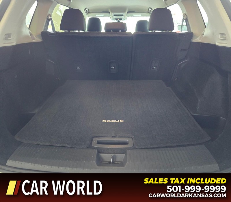 Nissan Rogue Vehicle Full-screen Gallery Image 13