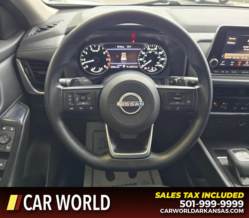 Nissan Rogue Vehicle Full-screen Gallery Image 15