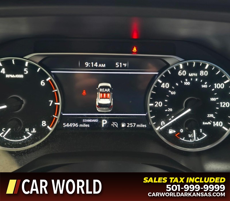 Nissan Rogue Vehicle Full-screen Gallery Image 16