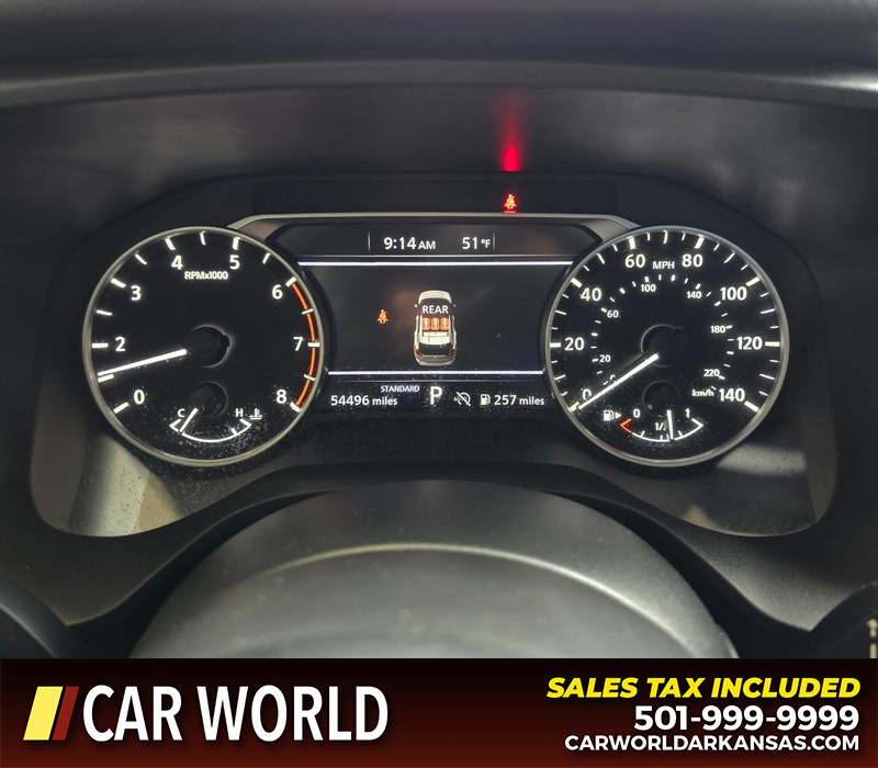 Nissan Rogue Vehicle Full-screen Gallery Image 17