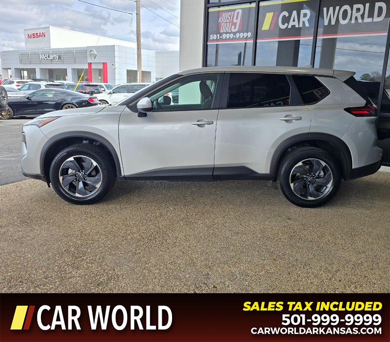 Nissan Rogue Vehicle Full-screen Gallery Image 4