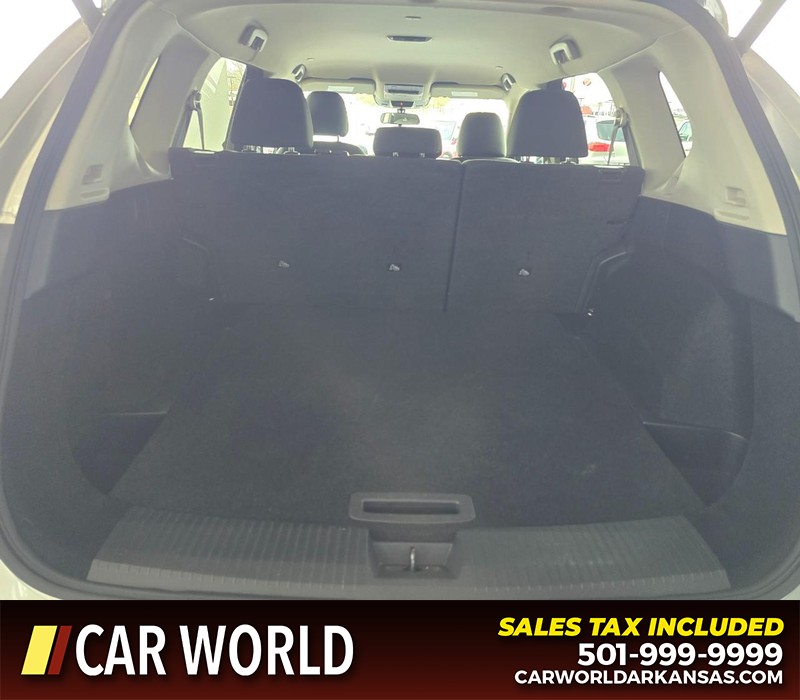 Nissan Rogue Vehicle Full-screen Gallery Image 13