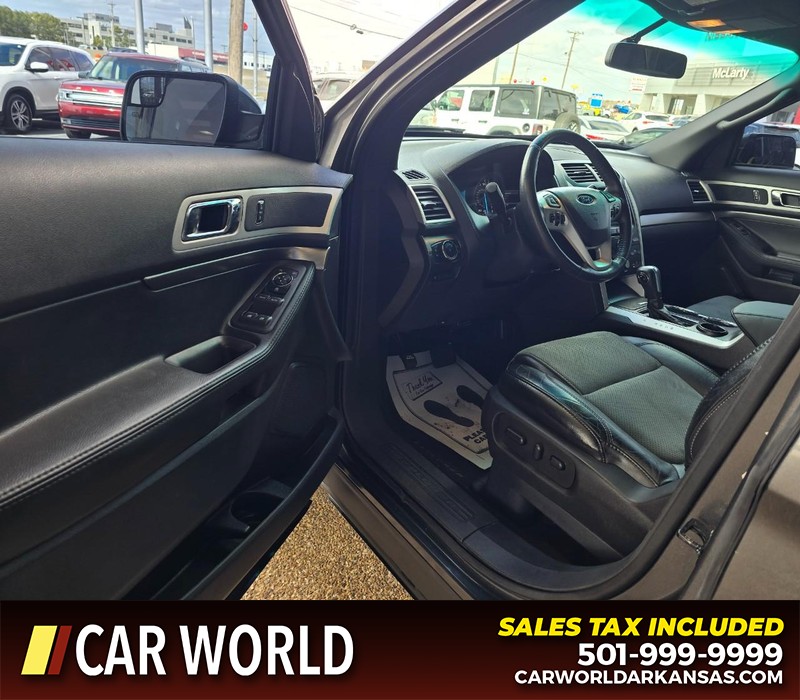 Ford Explorer Vehicle Full-screen Gallery Image 7