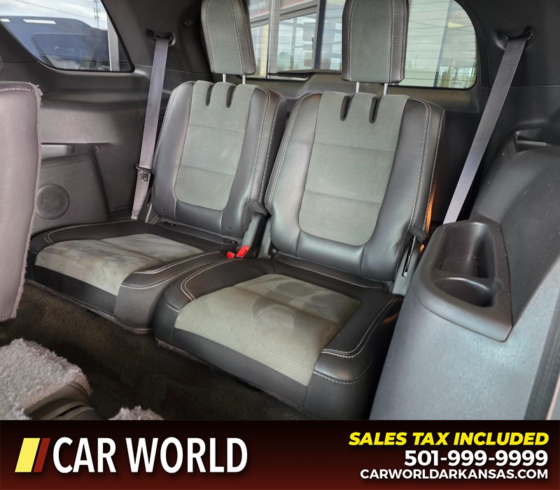 Ford Explorer Vehicle Full-screen Gallery Image 11