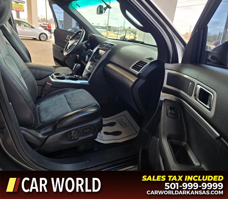 Ford Explorer Vehicle Full-screen Gallery Image 12