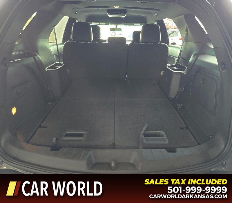 Ford Explorer Vehicle Full-screen Gallery Image 16