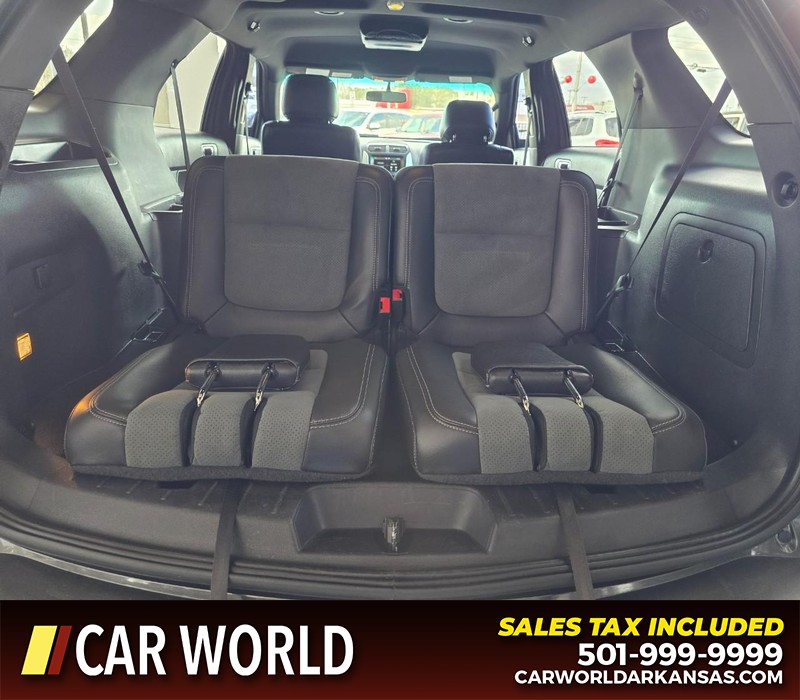 Ford Explorer Vehicle Full-screen Gallery Image 18