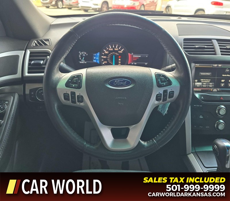 Ford Explorer Vehicle Full-screen Gallery Image 20