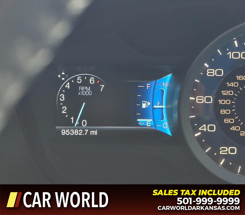 Ford Explorer Vehicle Full-screen Gallery Image 21