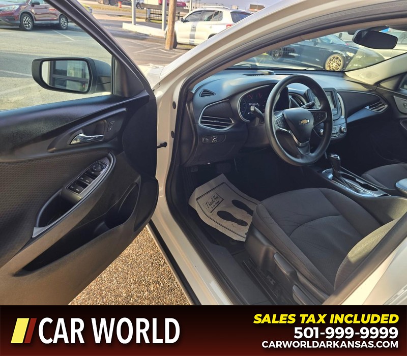 Chevrolet Malibu Vehicle Full-screen Gallery Image 7