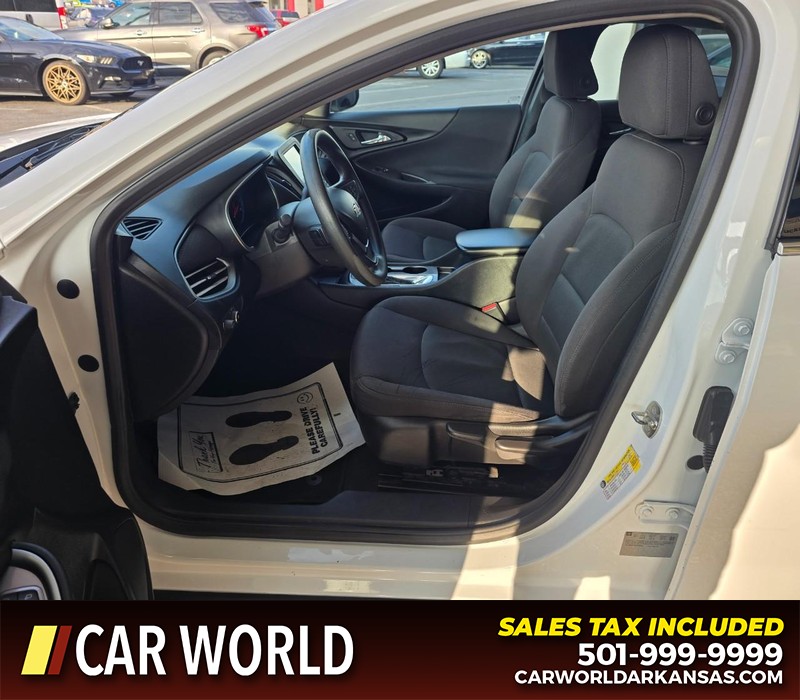 Chevrolet Malibu Vehicle Full-screen Gallery Image 8