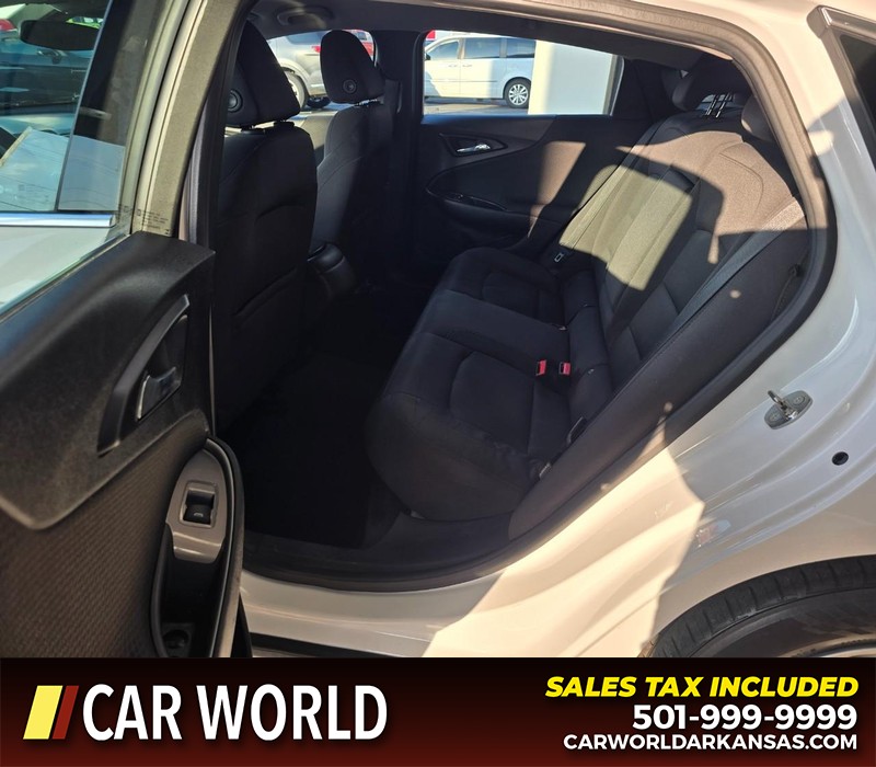 Chevrolet Malibu Vehicle Full-screen Gallery Image 11