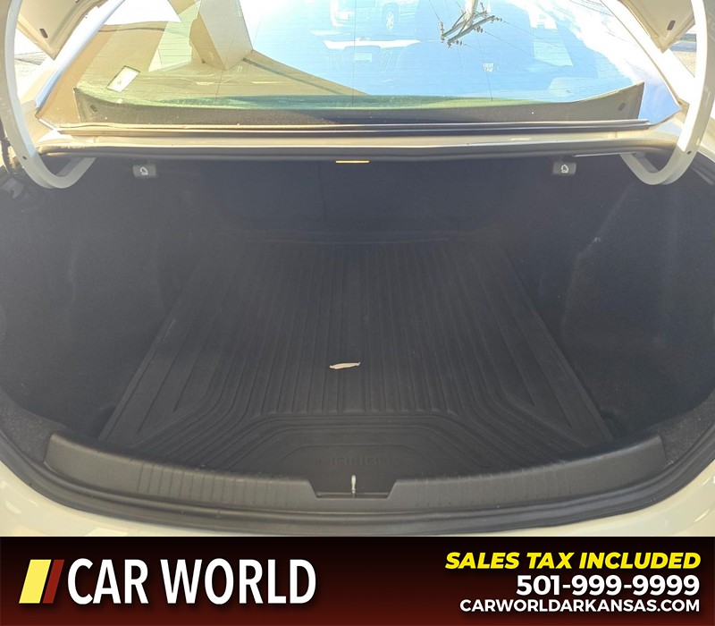 Chevrolet Malibu Vehicle Full-screen Gallery Image 14