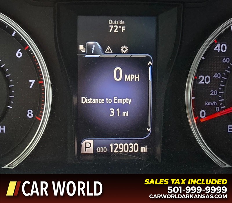 Toyota Camry Vehicle Full-screen Gallery Image 17