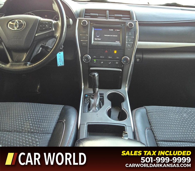 Toyota Camry Vehicle Full-screen Gallery Image 18