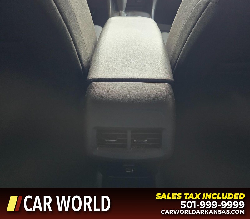 Chevrolet Equinox Vehicle Full-screen Gallery Image 19