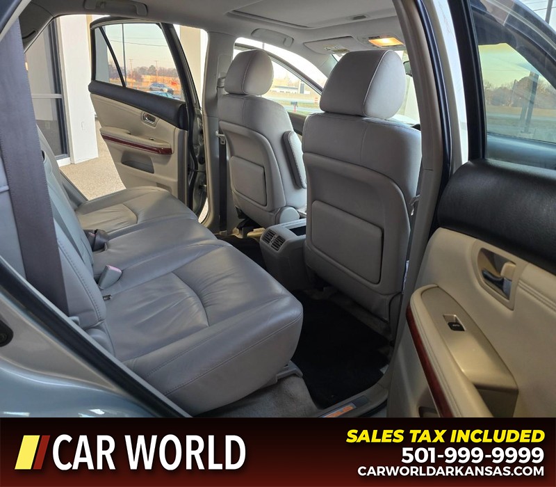 Lexus RX 330 Vehicle Full-screen Gallery Image 12